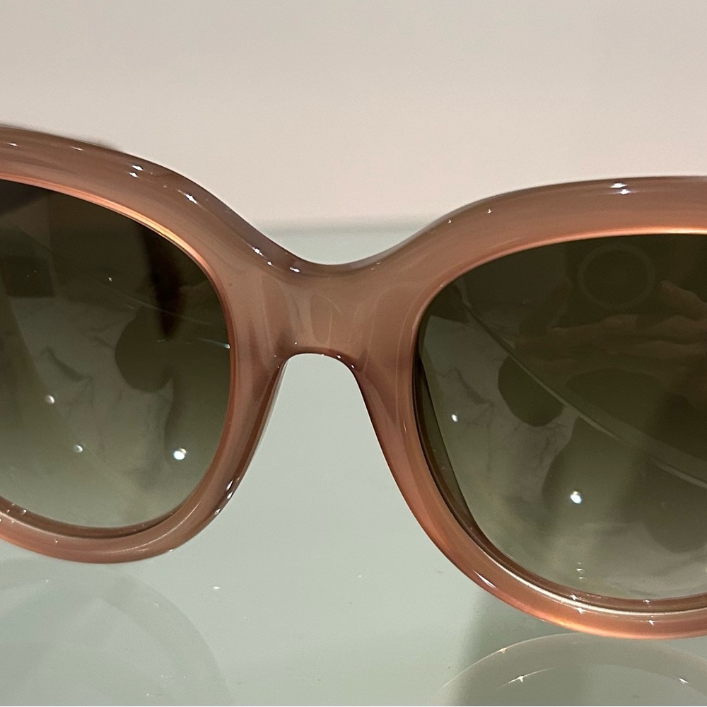 Celine Oversized large pink Sunglasses
Excellent used condition. No scratches.